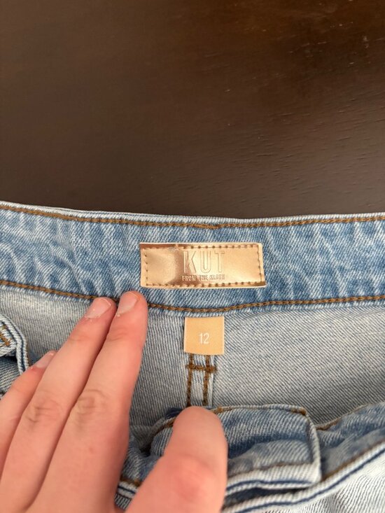 Kut from the Kloth Gwen High-Rise Wide-Leg Light-Wash Vintage Look Denim Jeans - Picture 8 of 13